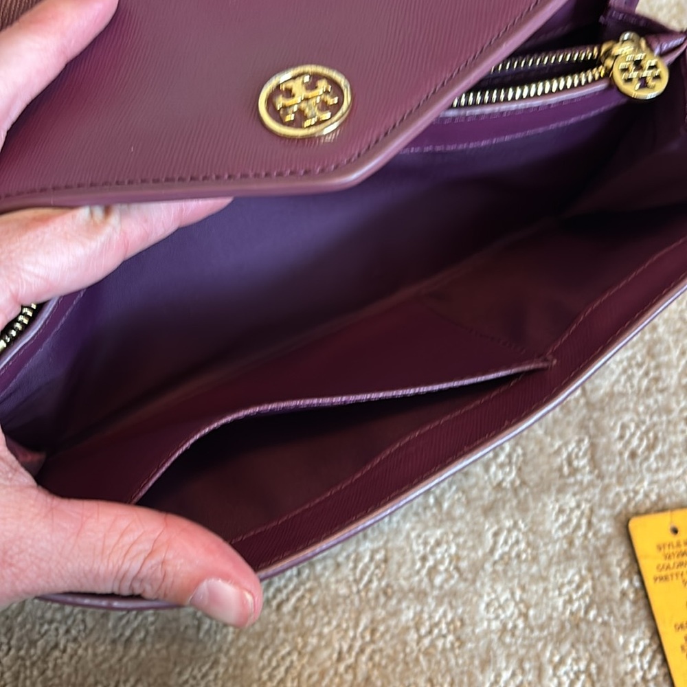 Tory Burch Robinson Expandable Concierge Wallet/Handbag - Picture 13 of 16